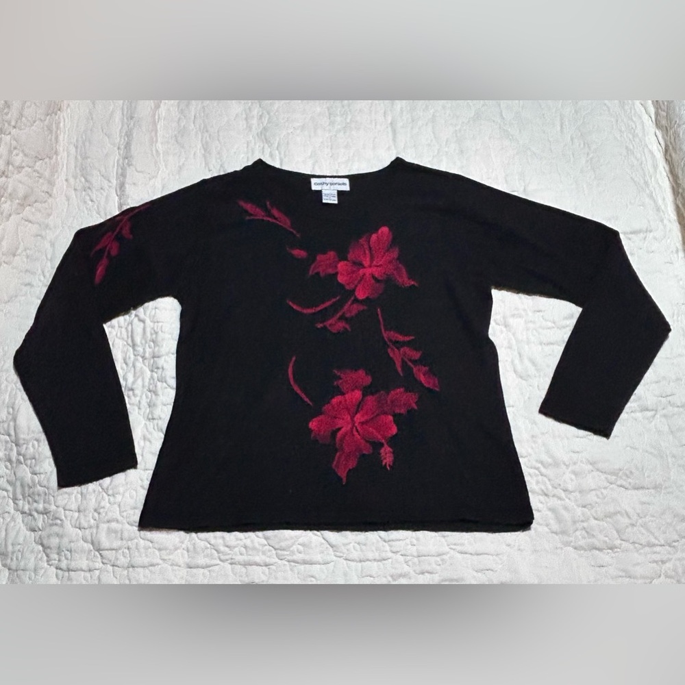 Women’s Cathy Daniel’s Size Large Black Red Floral Top